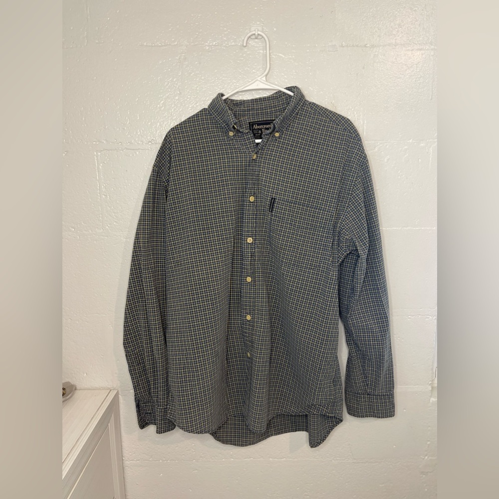 Men’s button up Abercrombie & Fitch plaid shirt